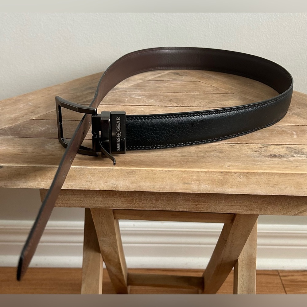Swiss Gear Men’s Black & Brown Leather Interchangeable Belt Size 36 Never Worn